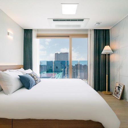 Urbanstay Jeju Airport Екстер'єр фото