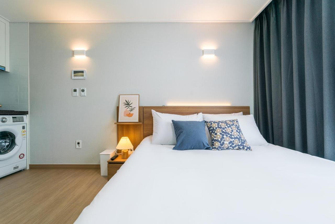 Urbanstay Jeju Airport Екстер'єр фото