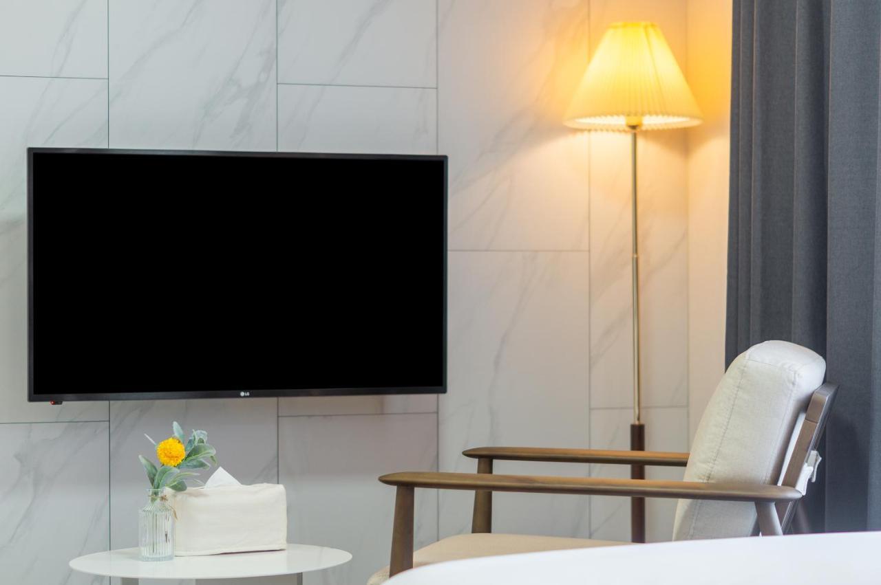 Urbanstay Jeju Airport Екстер'єр фото