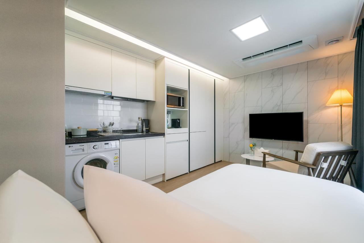 Urbanstay Jeju Airport Екстер'єр фото