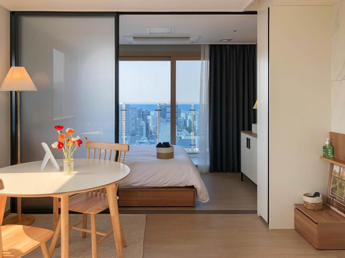 Urbanstay Jeju Airport Екстер'єр фото